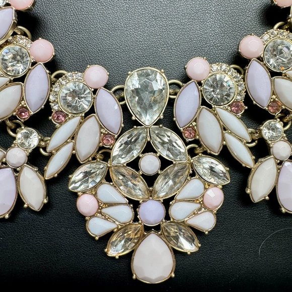 Pale Pink Purple Statement Chunky Floral Flower Bib Jewel Necklace Ann Taylor - Picture 1 of 2